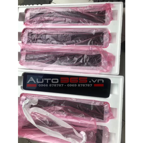 Nâng cấp màn hình DVD cho Mercedes E300 Class